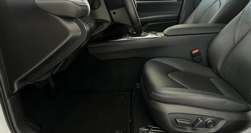 Toyota Camry cena 134900 przebieg: 28148, rok produkcji 2021 z Trzcińsko-Zdrój małe 781